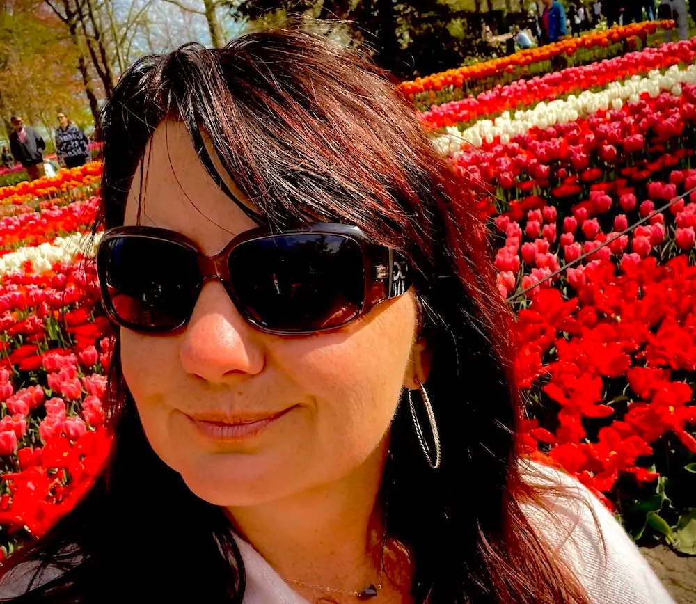 Deb Holl, Accountant
